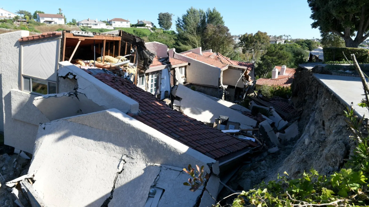 Rollings Hills Estates will receive $750,000 in federal funding to improve stormwater infrastructure, it was announced Friday, Nov. 21, 2025, through Congressman Ted Lieu’s office. The Palos Verdes Peninsula has been hit hard by heavy rains in recent winters impacting the whole region. A landslide damaged homes on Peartree Lane in Rolling Hills Estates, pictured in July 2023. (Photo by Axel Koester, Contributing Photographer)