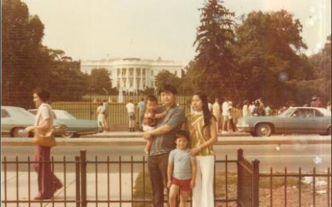 Rep Lieu and family in front of the White House in the 1970s